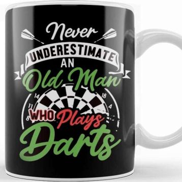 Baskı Dükkanı Never Underestimate Old Man Who Player Darts Dartboard Arrow Kupa