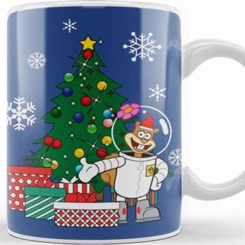 Baskı Dükkanı Sandy Cheeks Around The Christmas Tree Spongebob Kupa