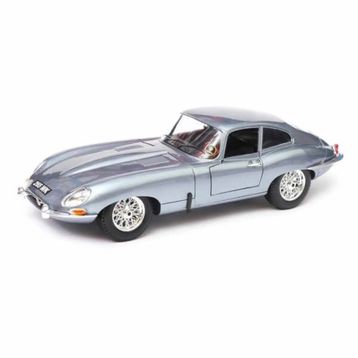 Bburago 1:18 Jaguar E Coupe 1961 Araba