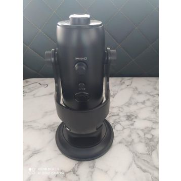 Blue Microphones Yeti Blackout Edition USB Microphone
