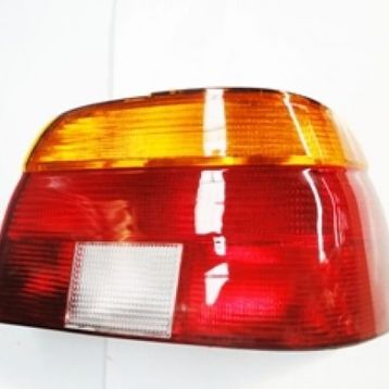 Bmw 5 Serı-E39-1996-2000 Stop Sağ Kırmızı-Sarı Duysuz Famella Lamba