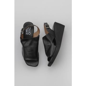 Bueno Shoes 01WY2407 Siyah Deri Kadın Dolgu Topuklu Sandalet