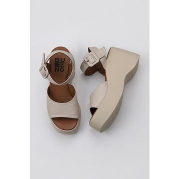 Bueno Shoes 01WY9009 Krem Deri Kadın Dolgu Topuklu Ayakkabı