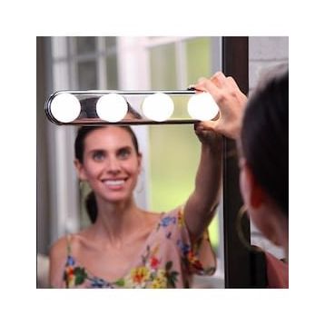 Buffer Pilli Vantuzlu Taşınabilir 4 Led Ampul Kablosuz Parlak Banyo Stüdyo Makyaj Aynası Işığı
