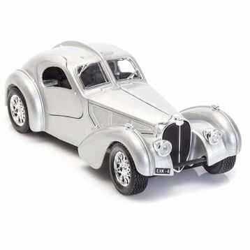 Burago Bugatti Atlantic (1936) 1:24 Model Araç