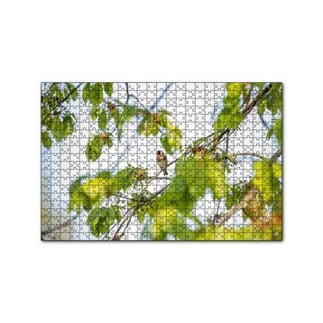 Cakapuzzle Ağacın Dalları Arasındaki Kırmızı Yüzlü Kuş 120 Parça Ahşap Puzzle