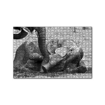 Cakapuzzle Annesiyle Çamurda Oynayan Yavru Fil Siyah Beyaz 120 Parça Ahşap Puzzle