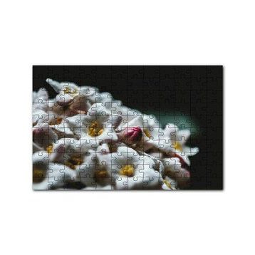 Cakapuzzle Beyaz Çiçeklerin Arasındaki Asi Pembe 120 Parça Ahşap Puzzle
