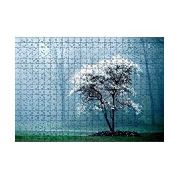 Cakapuzzle Beyaz Çiçekli Ağaç ve Arkada Sisli Orman 120 Parça Ahşap Puzzle