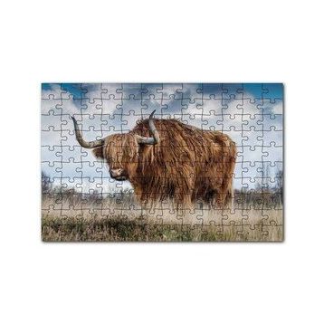 Cakapuzzle Bozkırda Kahverengi Yak Öküzü ve Bulutlar 120 Parça Ahşap Puzzle