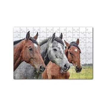 Cakapuzzle Çayırda Kahverengi ve Gri Atlar Yakın Çekim 120 Parça Ahşap Puzzle