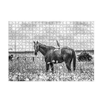 Cakapuzzle Çayırda Otlayan Aygır ve Sırtındaki Kuş 120 Parça Ahşap Puzzle