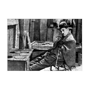 Cakapuzzle Charlie Chaplin Ayakları Soba İçinde Uyuyor 120 Parça Ahşap Puzzle