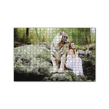 Cakapuzzle Doğada Kadın ve Kaplan 120 Parça Ahşap Puzzle