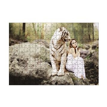 Cakapuzzle Doğada Kadın ve Kaplan 120 Parça Ahşap Puzzle
