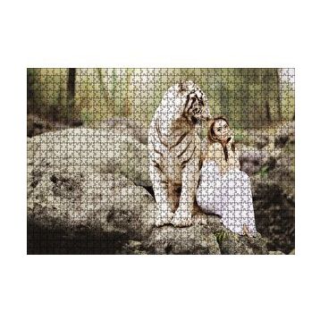 Cakapuzzle Doğada Kadın ve Kaplan 120 Parça Ahşap Puzzle
