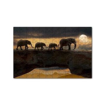 Cakapuzzle Dolunayda Yürüyen Fil Ailesi ve Bulutlar 120 Parça Ahşap Puzzle