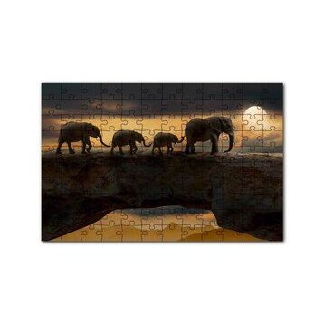 Cakapuzzle Dolunayda Yürüyen Fil Ailesi ve Bulutlar 120 Parça Ahşap Puzzle