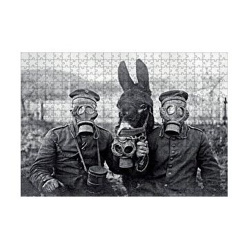 Cakapuzzle Gaz Maskeli Askerler ve Eşek SB 120 Parça Ahşap Puzzle