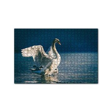 Cakapuzzle Gölde Kanatlarını Açan Kuğular 120 Parça Ahşap Puzzle