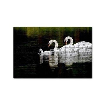 Cakapuzzle Gölde Yüzen Bir Çift Kuğu ve Yavruları 120 Parça Ahşap Puzzle