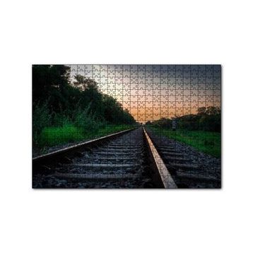 Cakapuzzle Günbatımında Tren Rayları ve Turuncu Gökler 120 Parça Ahşap Puzzle