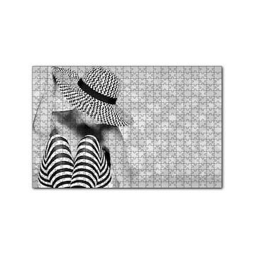 Cakapuzzle Hipnoz Desenli Çoraplar ve Şapka 120 Parça Ahşap Puzzle