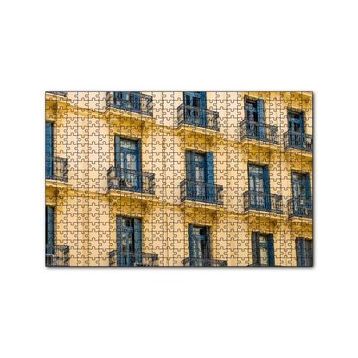 Cakapuzzle İspanyada Sarı Klasik Bina ve Balkonlar 120 Parça Ahşap Puzzle