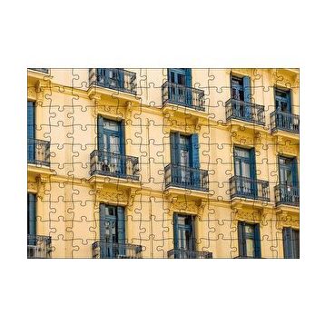 Cakapuzzle İspanyada Sarı Klasik Bina ve Balkonlar 120 Parça Ahşap Puzzle