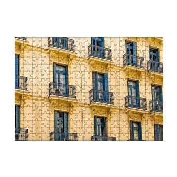 Cakapuzzle İspanyada Sarı Klasik Bina ve Balkonlar 120 Parça Ahşap Puzzle