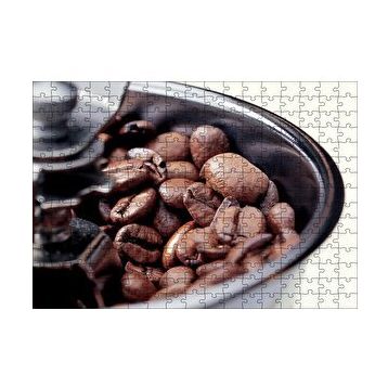 Cakapuzzle Kahve Değirmeni ve Çekirdekler Yakın Çekim 120 Parça Ahşap Puzzle