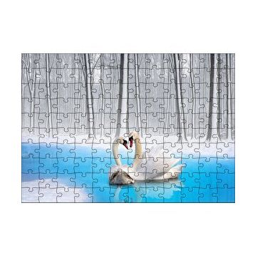 Cakapuzzle Karlı ve Buzlu Göldeki Romantik Kuğu Çifti 120 Parça Ahşap Puzzle