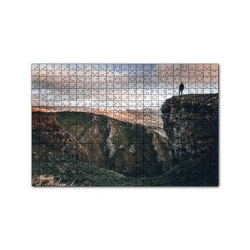 Cakapuzzle Kayalıklardaki Yalnız Adam 255 Parça Puzzle