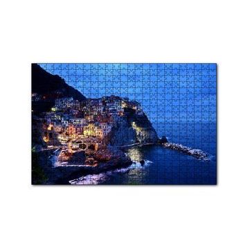 Cakapuzzle Kayalıkların Üzerindeki Sahil Kasabası 255 Parça Puzzle