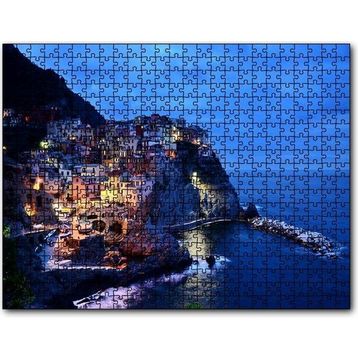 Cakapuzzle Kayalıkların Üzerindeki Sahil Kasabası 255 Parça Puzzle