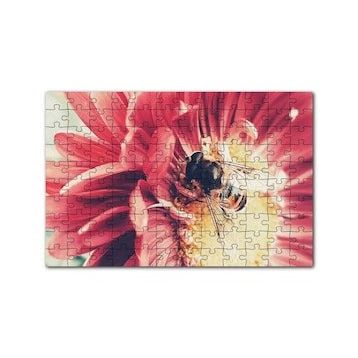 Cakapuzzle Kırmızı Çiçekten Polen Toplayan Arı 120 Parça Ahşap Puzzle