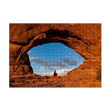 Cakapuzzle Kırmızı Kayalıklardaki Göz ve Kadın 120 Parça Ahşap Puzzle