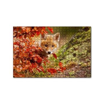 Cakapuzzle Kırmızı Yapraklar Arkasındaki Sevimli Yavru Tilki 120 Parça Ahşap Puzzle