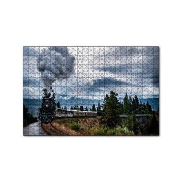 Cakapuzzle Kıvrılarak İlerleyen Kara Tren ve Dumanı 120 Parça Ahşap Puzzle