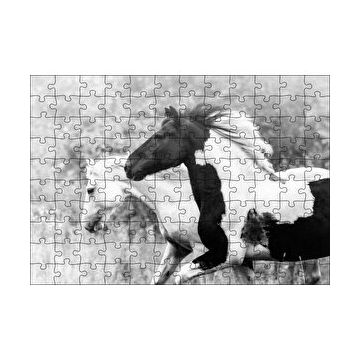 Cakapuzzle Koşan Siyah Beyaz Atlar Görseli 120 Parça Ahşap Puzzle