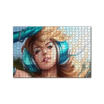 Cakapuzzle Kulaklıklı Sarışın Kadın Illüstrasyon 255 Parça Puzzle