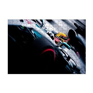 Cakapuzzle Lewis Hamilton Mersedes İle Formula 1 Görseli 120 Parça Ahşap Puzzle