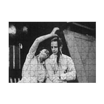 Cakapuzzle Marlon Brando Ve Jean Simmons Bir Sahne 120 Parça Ahşap Puzzle
