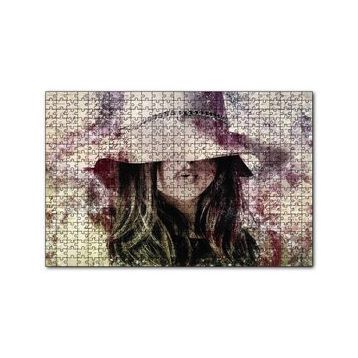 Cakapuzzle Mektup Zemininde Şapkalı Kız 120 Parça Ahşap Puzzle