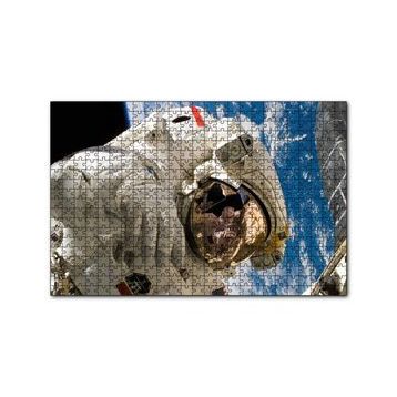 Cakapuzzle Nasa Astronotu Dünya Manzarası 120 Parça Ahşap Puzzle