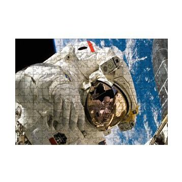 Cakapuzzle Nasa Astronotu Dünya Manzarası 120 Parça Ahşap Puzzle