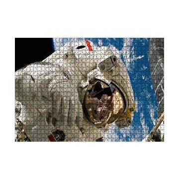 Cakapuzzle Nasa Astronotu Dünya Manzarası 120 Parça Ahşap Puzzle