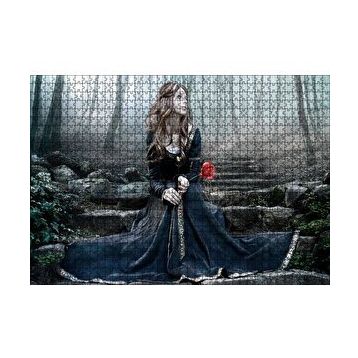 Cakapuzzle Ormanda Hüzünlü Güzel Kadın 120 Parça Ahşap Puzzle