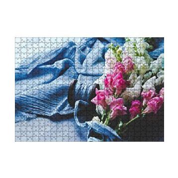 Cakapuzzle Pembe Beyaz Çiçekli Buket ve Mavi Kumaş 120 Parça Ahşap Puzzle