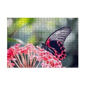 Cakapuzzle Pembe Çiçekler ve Siyah Kırmızı Kelebek 120 Parça Ahşap Puzzle